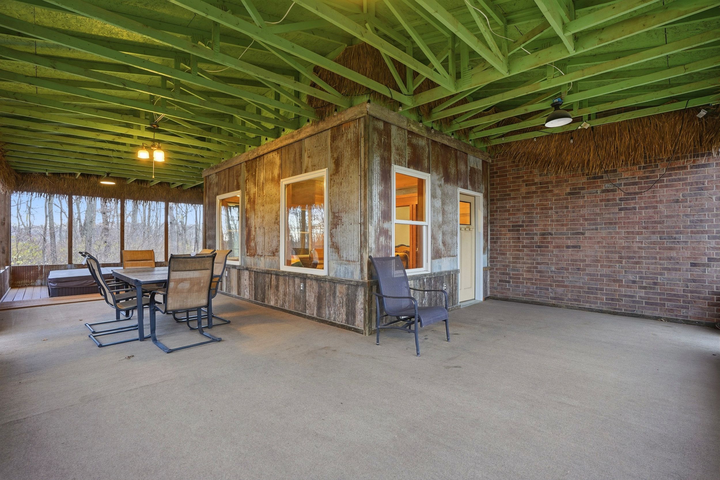 Listing Photo: 3300 Underwood Ave 0055-